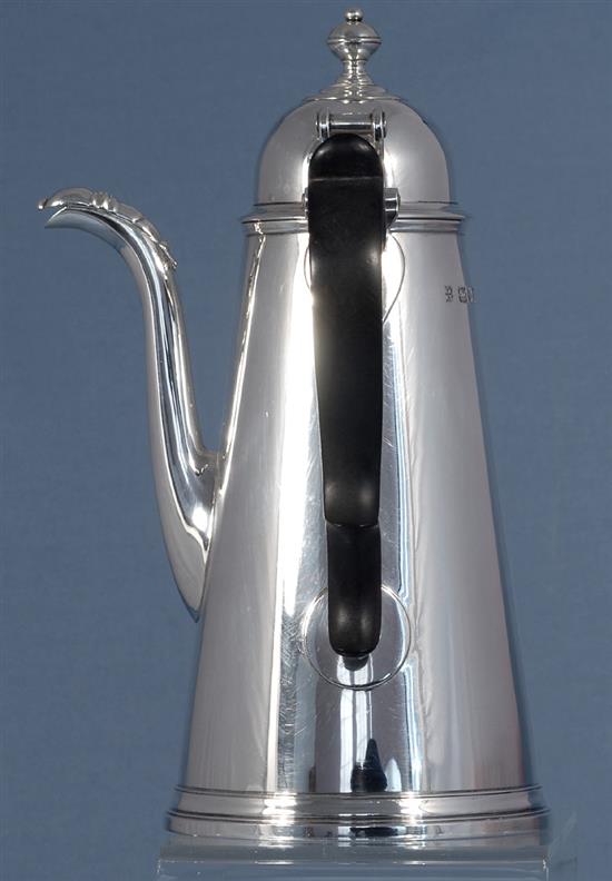 A George V silver coffee pot, by R & W Sorley, Height 8 ¾”/223mm Weight 22.5oz/638 grms